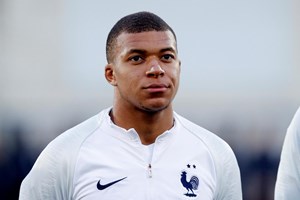 Mbappé despede-se do técnico Thomas Tuchel antes de PSG confirmar saída