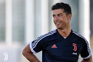 Cristiano Ronaldo já voltou aos treinos na Juventus