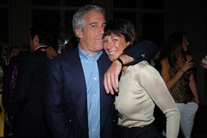 A 'Mulher da Casa' suspeita de ajudar Epstein nos crimes