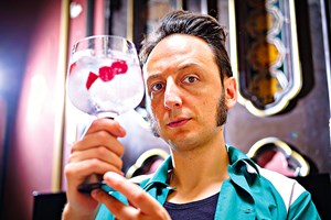 Um gin com Samuel Úria: 'Sou um pulha neoliberal'