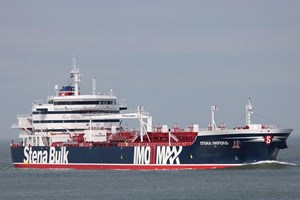 Irão capturou petroleiro britânico por ter chocado com barco de pesca