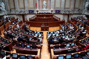 170 diplomas votados em nove horas: um resumo