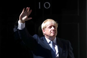 'Carnificina': Boris Johnson afasta 11 ministros de Theresa May