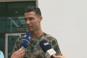 "Para mim é um orgulho estar aqui, ver a família", diz Cristiano na chegada à Madeira