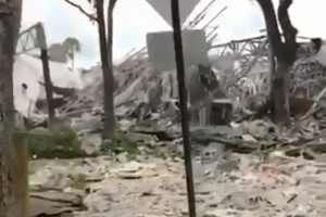 Explosão de gás destrói centro comercial e faz vários feridos na Florida