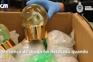 CofinaEditor_2019-07-25_11_59_48globosdenevecommetanfetaminas.mp4