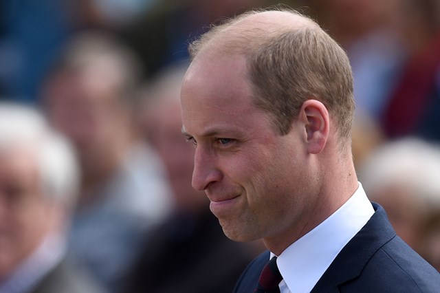 Príncipe William: “A minha mãe conduzia e cantava o mais alto que podia”