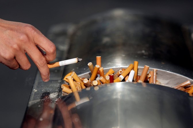 Fumadores podem ter menos risco de contrair a Covid-19 - Ciência ...
