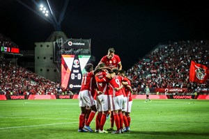High five do Benfica