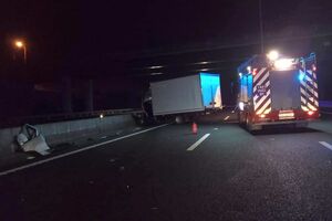 Choque em cadeia faz um morto e fere dois bombeiros na A1 em Santarém