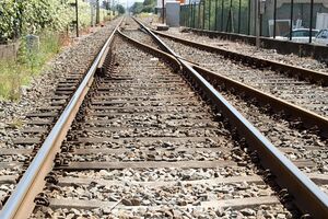 Linha ferroviária
