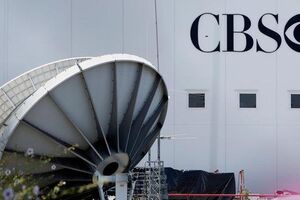 BLOOMBERG TV - CBS Chairman Redstone Resigns, CEO Moonves to Replace