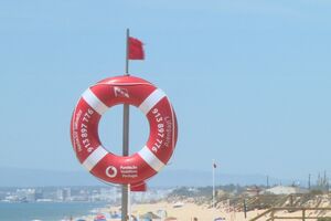 Câmara levanta interdição a banhos na praia de Faro após contaminação com bactéria E.Coli