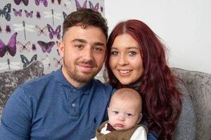 Mitch, Nicole e o filho de ambos 