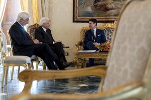 Presidente italiano aceita lista de ministros para a formação de novo Governo