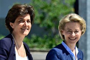 Ex-candidata à Comissão Europeia acusada de criar cargos fictícios em Bruxelas