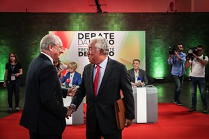 Sondagem: PSD recupera terreno para o PS
