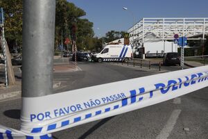 Homem esfaqueado até à morte em posto de combustível em Oeiras	
