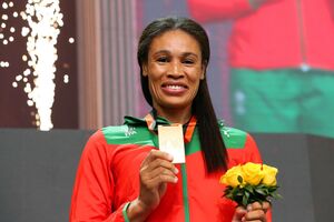 Naide Gomes - com legenda