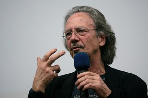 Peter Handke em entrevista: 'Filmes são para os jovens que lhes dedicam a vida'