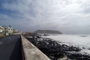 Furacão Lorenzo provoca rasto de destruição e faz mais de 50 desalojados nos Açores