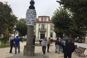 Populares manifestam-se contra abate das tílias da discórdia de Vila Nova de Paiva
