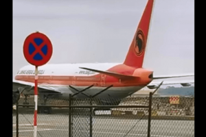 Vídeo mostra avião destravado a deslizar até à terra no Porto