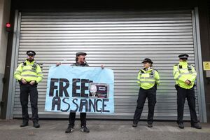 assange pessoas tribunal londres
