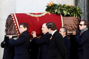  Exumação Franco