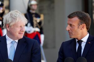 Emmanuel Macron Boris Johnson