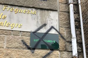 Sede da empresa que vai explorar lítio em Montalegre vandalizada com uma cruz suástica