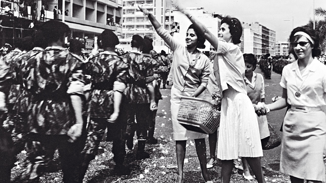 A história dos primeiros soldados a embarcar para a Guerra do Ultramar Portugal SÁBADO