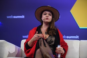 Ex-diretora da Cambridge Analytica alerta para a importância da 'literacia digital'
