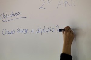 Milhares de docentes analisam formas de ensinar em pandemia