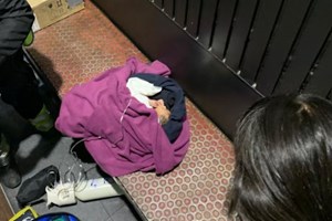 Jovem que abandonou bebé em caixote do lixo conhece acórdão em Lisboa