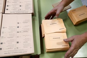 Espanha: Taxa de participação nas eleições perto dos 38% ao início da tarde