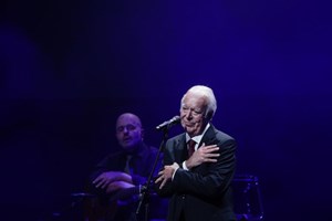 Morreu Carlos do Carmo