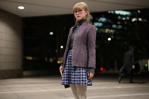 Empresas proibiram mulheres de usar óculos no Japão. Mas não fica por aqui