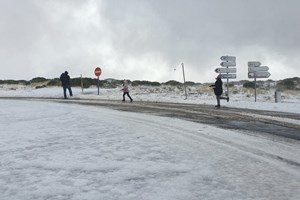 Estradas na Serra da Estrela cortadas devido à queda de neve