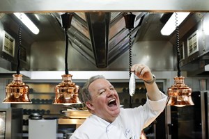 “Nenhuma estrela Michelin vale que acabes com a tua vida”