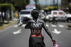 María teve um aborto espontâneo e foi condenada a 40 anos de prisão