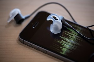 A era do vazio celebrada em podcasts