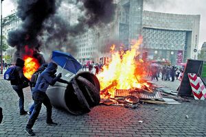 confrontos primeiro ano coletes amarelos