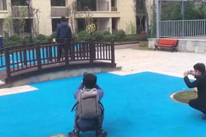Vista para uma piscina de plástico - empreendimento China