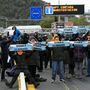 Independentistas catalães cortam acessos de Espanha a França para forçar negociação