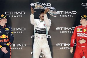 Hamilton vence derradeira corrida da temporada e bate recorde de pontos