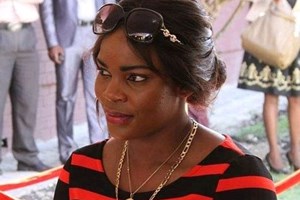 Mulher do vice-presidente do Zimbabué detida por corrupção 