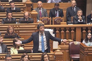 Bloco de Esquerda diz que 'não há gente séria' na bancada do Chega