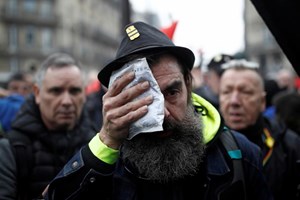 Lusodescendente volta a ser ferido em manifestação dos 'coletes amarelo' em Paris