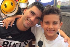 Filho de Reyes marca 4 golos e ajuda Real Madrid a vencer campeonato